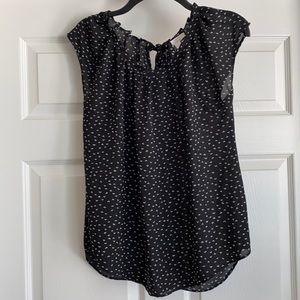 Cap sleeve/almost sleeveless dress shirt
